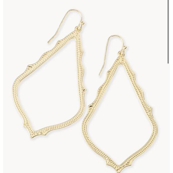 Kendra Scott Jewelry - Kendra Scott Sophee Drop Hoop Lightweight Earrings in Gold